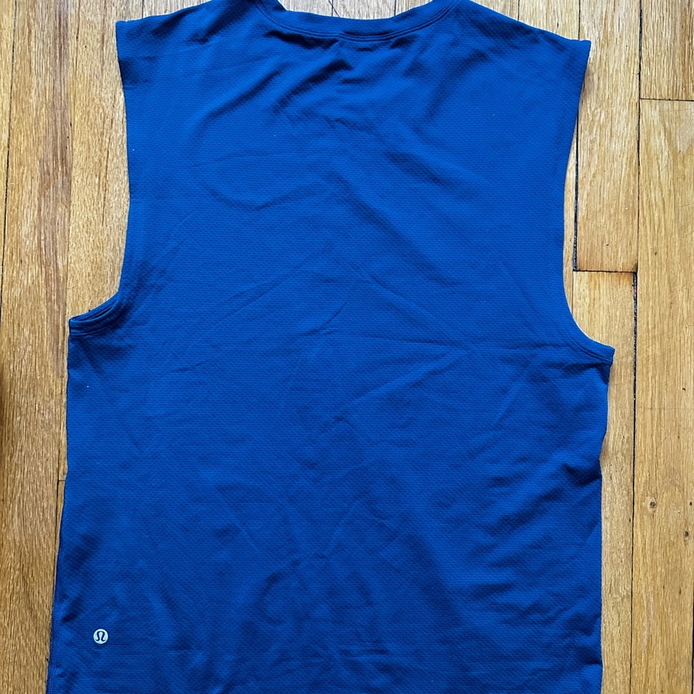 LULULEMON MENS ATHLETIC TOP BLUE